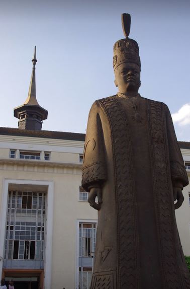 photo showing the giant sculture of the kabaka og buganda kingdom