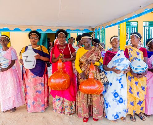 rwandan women showcasing crafts and art